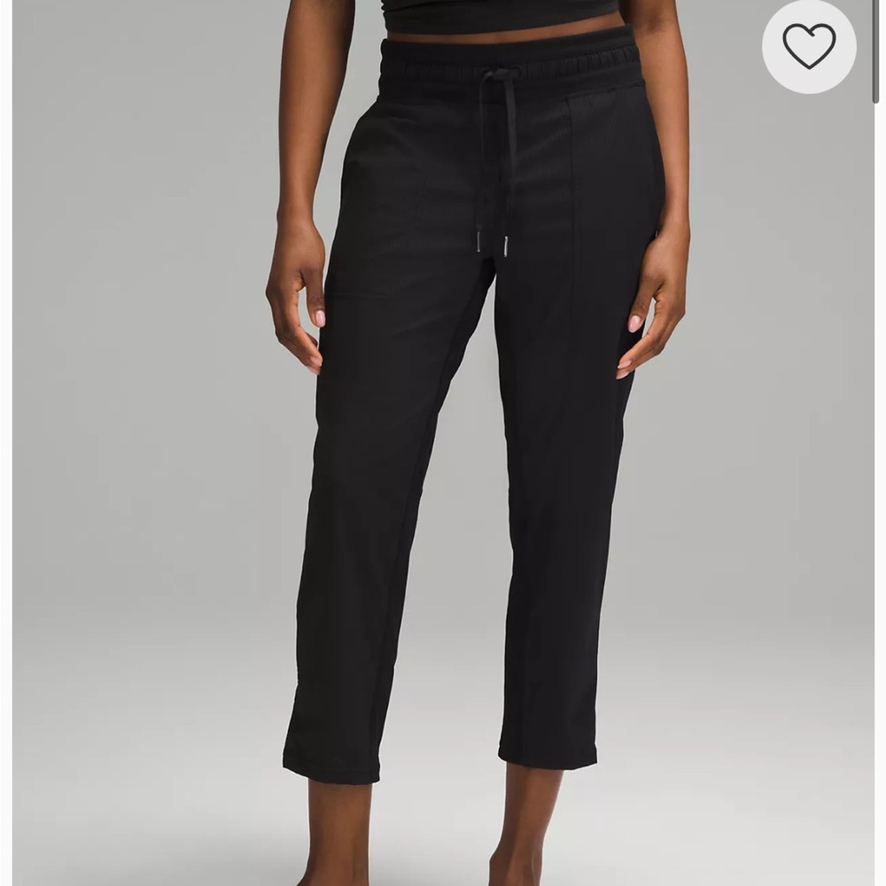 Lululemon dance studio crop